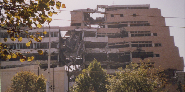 Belgrado-communicatie-centrum-gebouw-bombardement-NAVO-oorlog-Servië