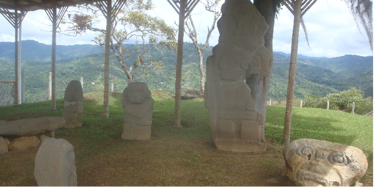 Alto-de-Lavapatas-san-Augustin-Colombia-beelden-indianen-gezichten