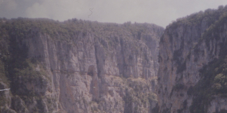 Zagoria-Vikos-kloof-gorge-Griekenland-vallei-nationaal-park