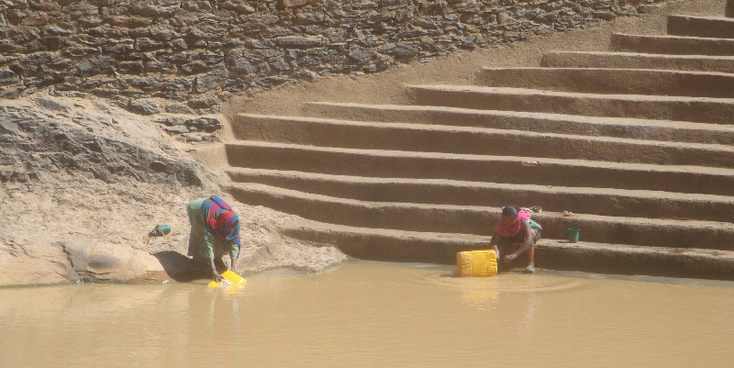 Axum-water-halen-bron-trap-lokale-bevolking-Ethiopië