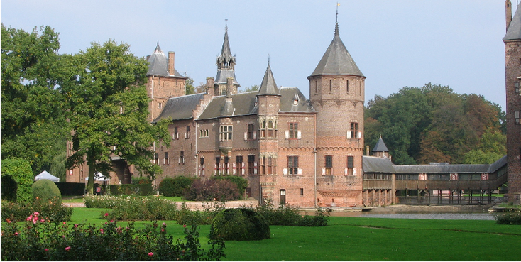 Haar-de-kasteel-Haarzuilens-tuin-gracht-Utrecht-Nederland