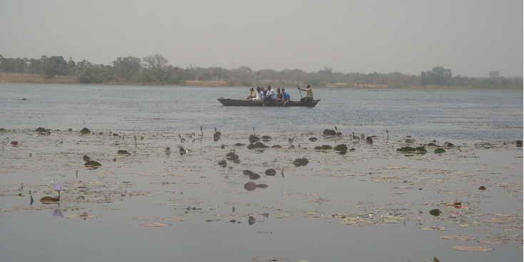 Tengrela-meer-nijlpaarden-boot-vissers-Banfora-Burkina-Faso
