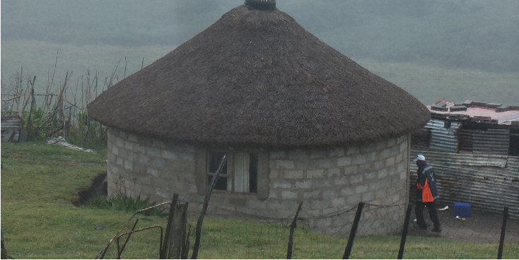 Mdumbi-rondavel-hut-Xhosa-Zuid-Afrika