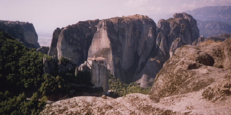 Meteora-Kalambaka-Griekenland-klooster-For-You're-Eyes-Only-heuveltop