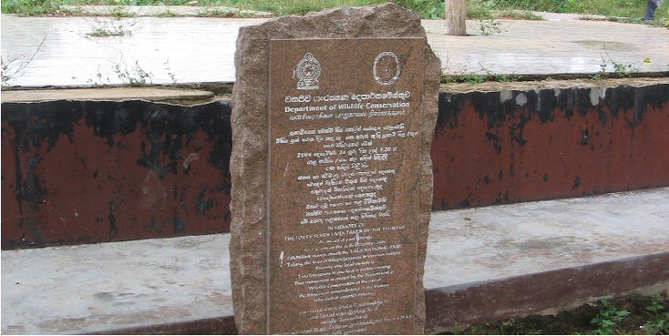 Yala-Nationaal-park-tsunami-monument-Sri-Lanka