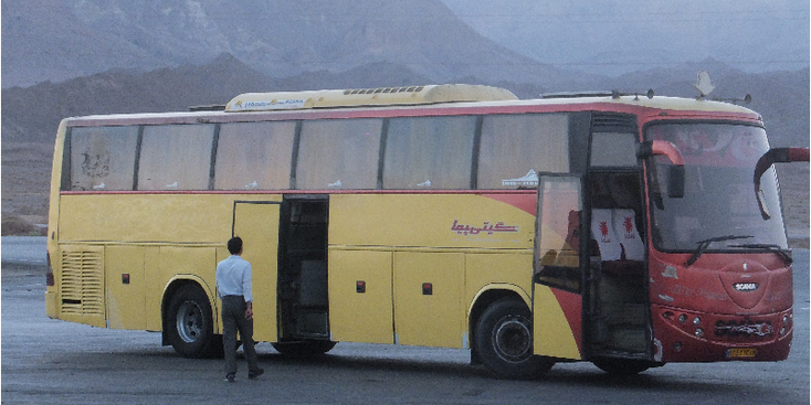 Bus-Yazd-Mashad-parkeren-Iran