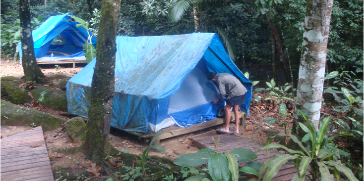 Ilha-de-Grande-Villa-do-Abraao-Holandeses-camping-pousada-tent-Brazilië