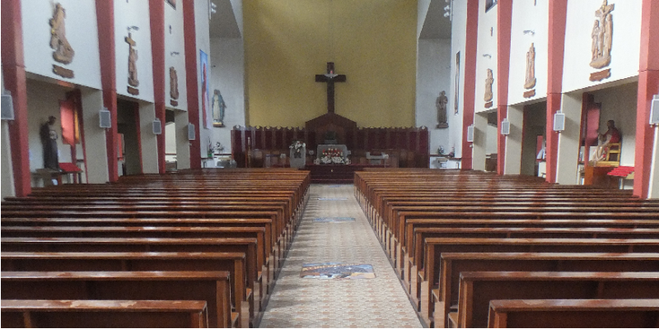 Londonderry-derry-Sint-Mary-kathedraal-altaar-kruis-Noord-Ierland