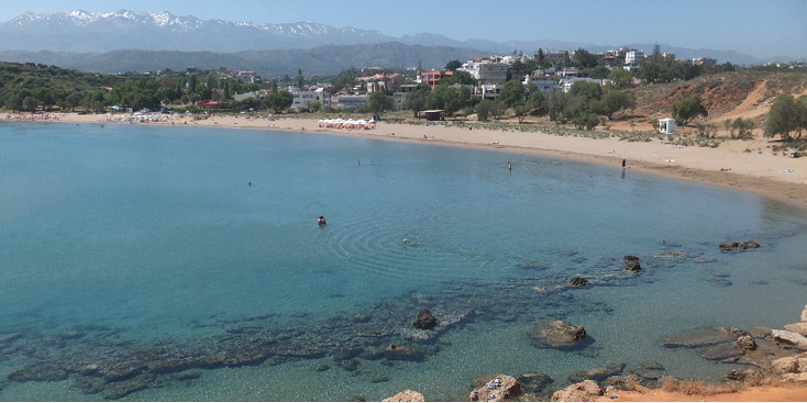 Chania-strand-bergen-Griekenland
