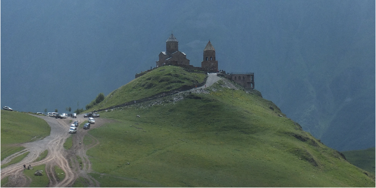 Kazbegi-Tsminda-Sameba-Georgië-klooster-kerk-berg-Kaukasus