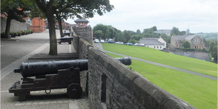 London-Derry-stadsmuur-kanon-noord-Ierland