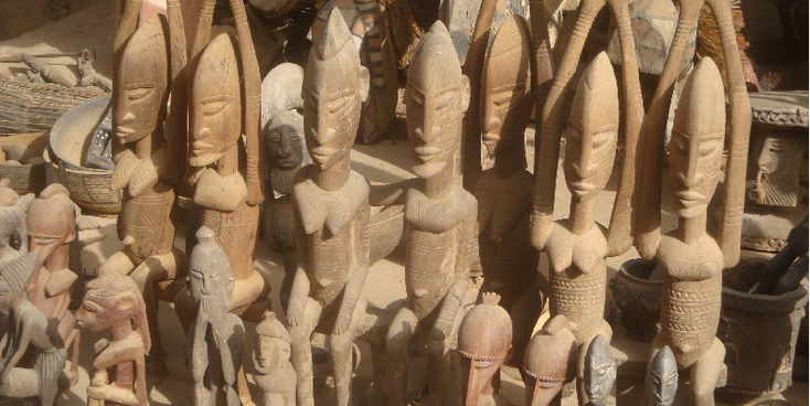 Bandiagara-Dogon-land-Mali-houten-beelden-antiek