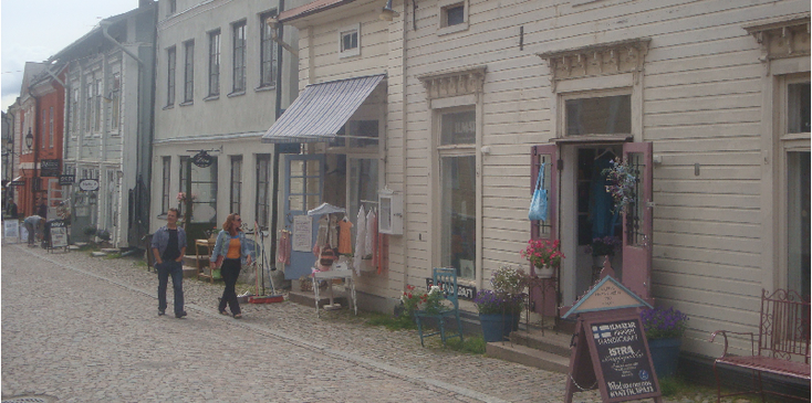 Porvoo-souvenirs-houten-huizen-winkel-shopping-Finland