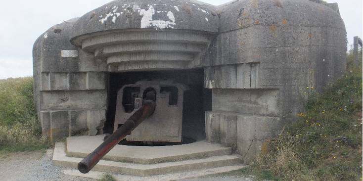 Longues-sur-Mer-kanonnen-invasie-Frankrijk-Normandië-nazi-duitsers-Hitler-Atlantische-Muur