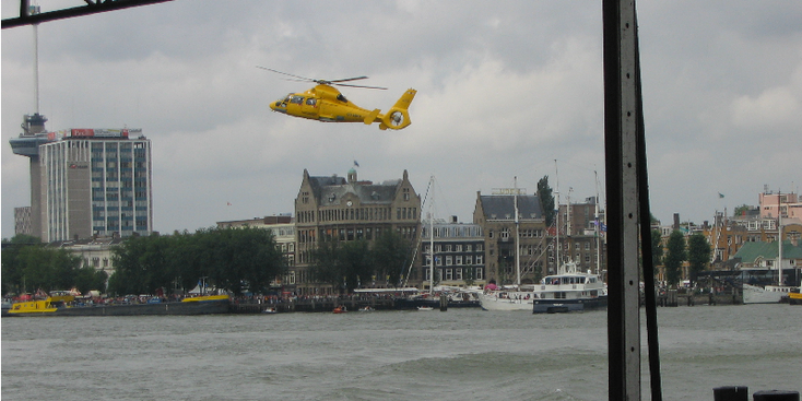 Wereld-havendagen-Rotterdam-helicopter-Maas-voorstelling-Nederland