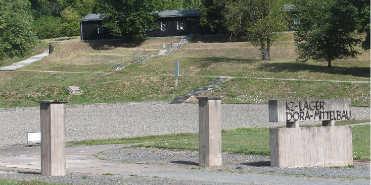 Nordhausen-Mittelbau-Dora-concentratiekamp-KZ-barakken-appelplaats