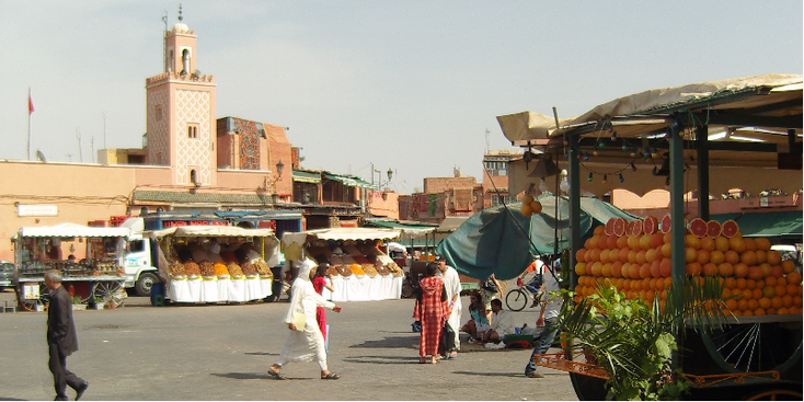 Djemaa-El-Fna-Marakkesh-bazaar-markt-Soek-Souq-fruit-moskee-Morocco