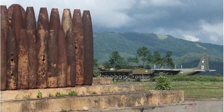 Khe-Sanh-artillerie-bommen-vliegtuig-tank-leger-militair-fort-basis-DMZ-Vietnam-oorlog
