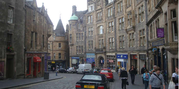 Edinburgh-shopping-winkelstraat-Schotland