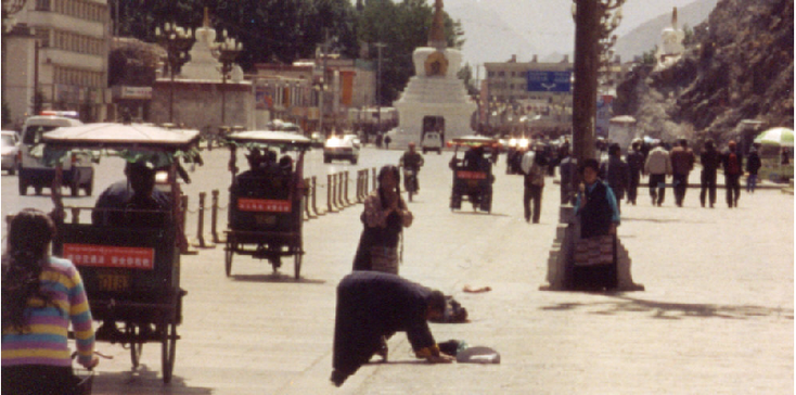 Lhasa-Potala-paleis-tuk-tuk-Dalai-Lama-Tibet-China