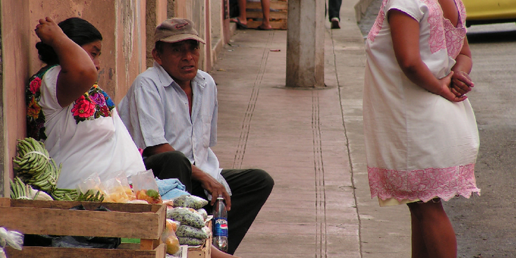 Merida-Mexico-markt-straatverkoop-kratje-fruit