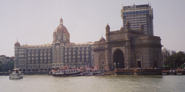 Bombay-Mumbai-Gateway-India-Taj-Mahal-hotel-India