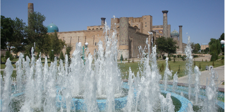 Registan-Samarkand-fontein-Oezbekistan