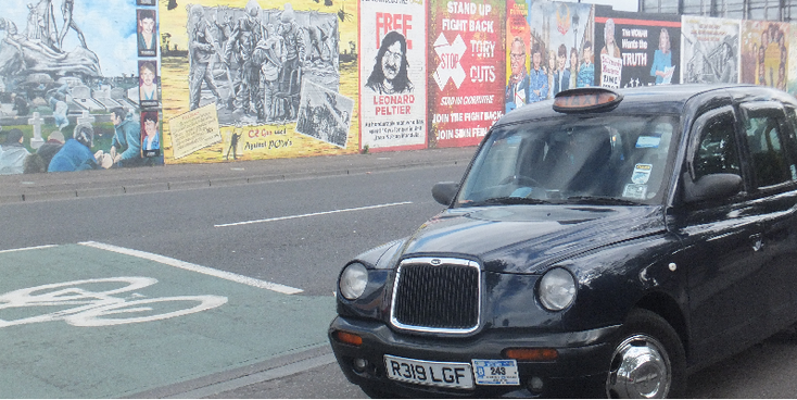 De "black" taxi-tour door Belfast