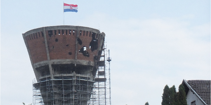 Vukovar-watertoren-vlag-Kroatië