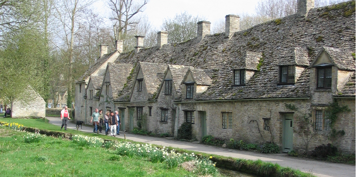 Bibury-Cotswolds-arbeiderswoningen-kleine-huisjes-Engeland