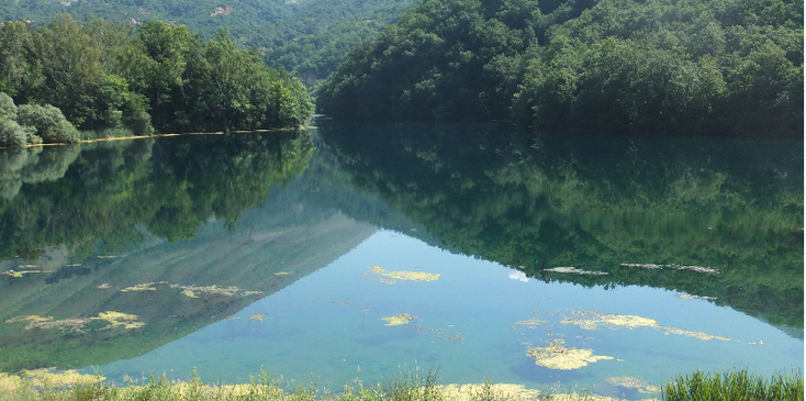 Syri-I-Kalter-Butrint-Blue-Eye-blauw-Water-oog-Albanië-meer