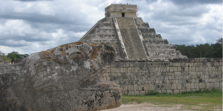 Chichen-Itza-El-Castilly-Pyramid-of-Kukulcan-tempel-Azteken-Mexico