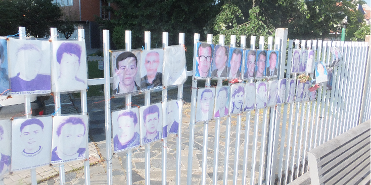 Pristina-foto-hek-slachtoffers-doden-Kosovo
