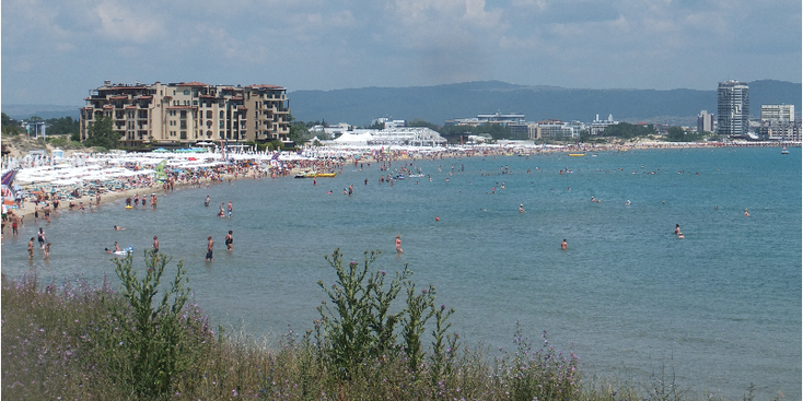 Nesebar-strand-Sunny-Beach-parasol-schiereiland-Bulgarije