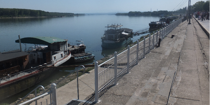 Vidin-boulevard-Donau-boten-woonboten-Bulgarije