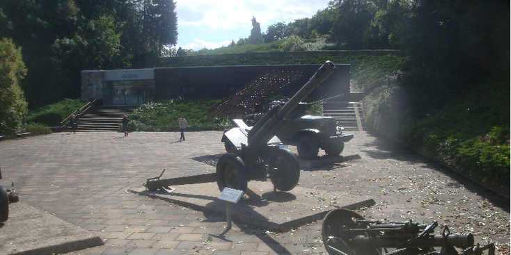 Seelowe-Hohen-museum-Russische-wapens-kanon-jeep-Duitsland