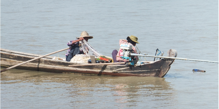 Irrawaddy-vissers-boot-kano-Mandalay-rivier-Myanmar