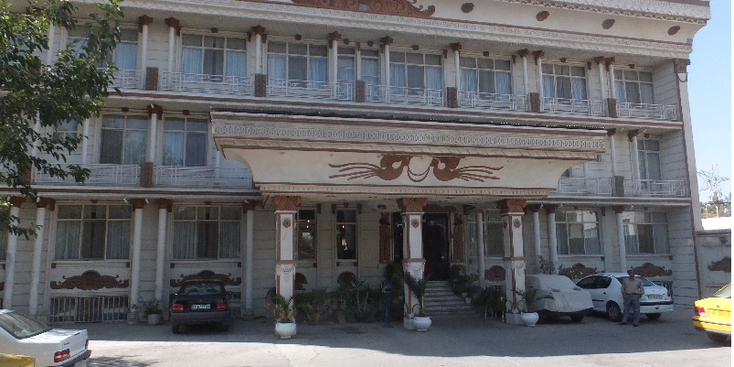 Kerman-Akhavan-hotel-entree-Iran