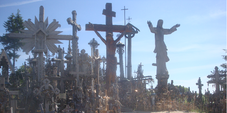 Siauliai-Kruisheuvel-Litouwen-Jezus-beeld-Baltische-Staten