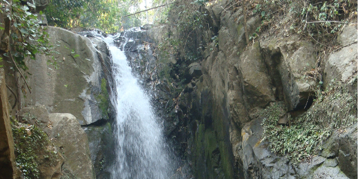 Huai-Mae-Sai-Falls-waterval-Chang-Rai-tour-Thailand