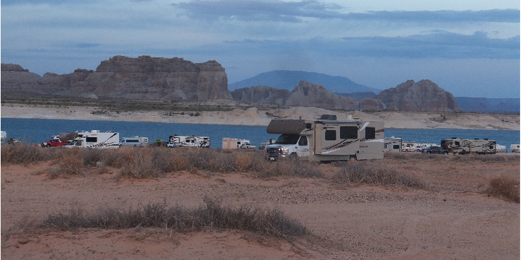 Powell-lake-meer-Page-camping-campground-camper-Verenigde-Staten