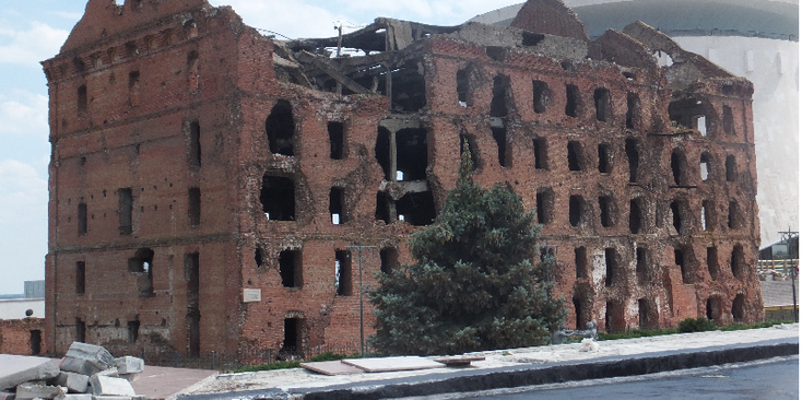 Volgograd-fabriek-rood-ruïne-gebouw-puin-Stalingrad-Rusland