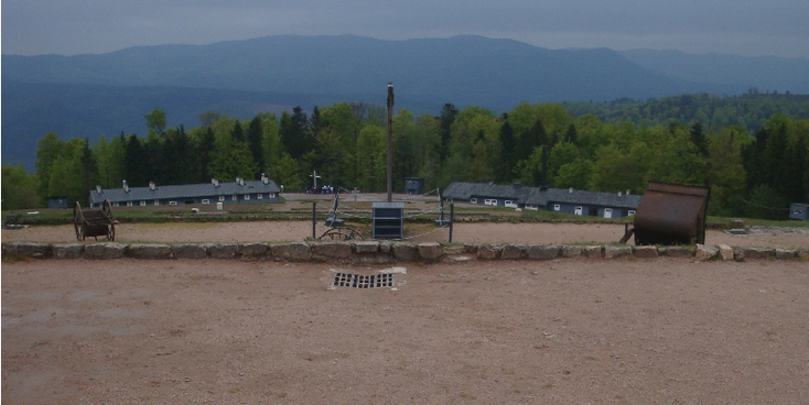Natzweiler-Struthof-concentratiekamp-Nazi-WW2-Frankrijk-appelplaats