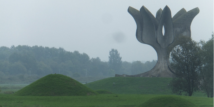 Jasenovac-concentratiekamp-monument-Lotus-Ustasi-Kroatië