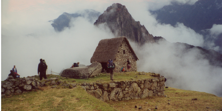 Machu-Pichu-Inka-Inca-Rijk-jungle-Peru-trail-verborgen-geheim-mist-bergen