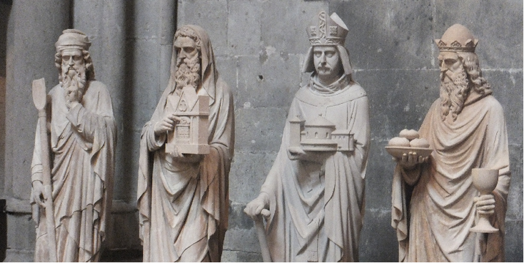 Keulen-Dom-kathedraal-beelden-geestelijken-Duitsland