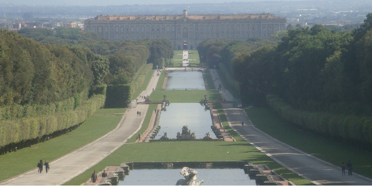 Caserta-Italië-beelden-paleis-Koninklijk-fonteinen-vijver