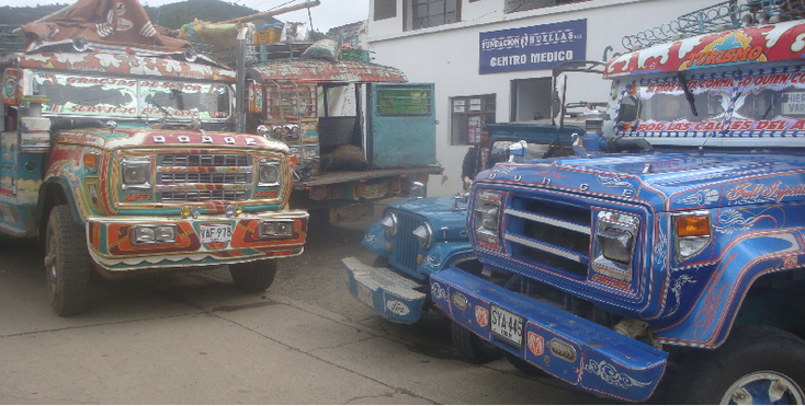 Silvia-Colombia-stam-trucks-inheems-traditioneel-kledij-bolhoed-markt-Popayan