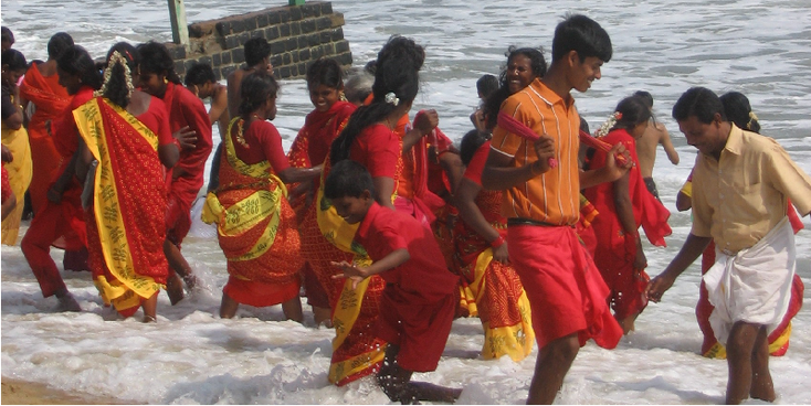 Mamallapuram-tempel-oevertempel-India-oceaan-mensen-water
