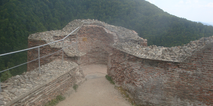 Poienari-kasteel-Vlad-Tepes-spietser-ruïne-Roemenië
